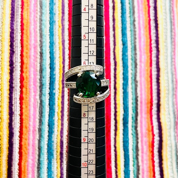 Simulated Emerald & Pave CZs Hyperbola Style Cocktail Statement Ring White Gold - Picture 6 of 6